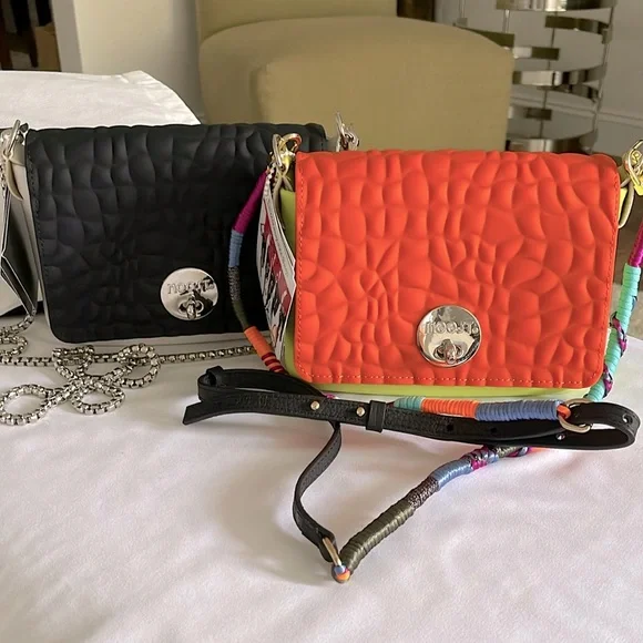 MOOST BAG Limited Edition Black Flap with Winter White Bottom & Chain Strap NWT - Picture 3 of 12